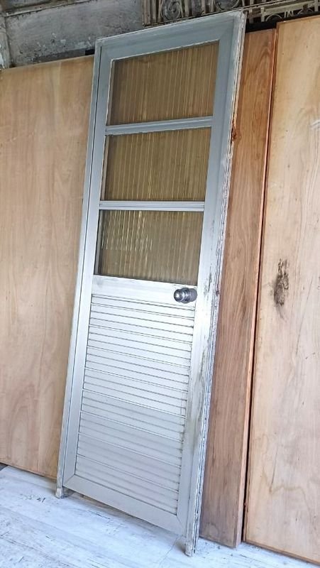 Puerta de aluminio y vidrio fantasía con marco - imagen 3