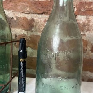 Antiguo Casillero Metálico con 6 Botellas de Leche Conaprole Monograma Nro 8 - imagen 4