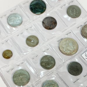 Dos Organizadores con Dieciocho Monedas Coleccionables Variadas - imagen 2