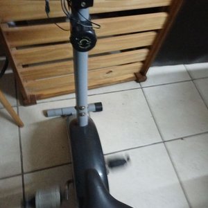 Bicicleta Ergométrica de Ejercicio con Control de Resistencia - imagen 2
