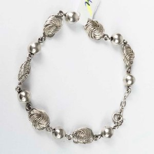 Lote anterior: Pulsera de Plata 925 con Diseños Entrelazados y Bolas Lisas