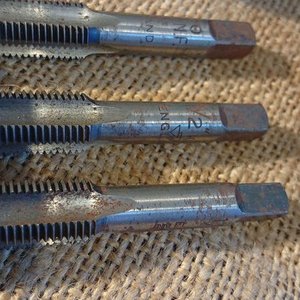 Lote siguiente: Juego de 3 Machos de Roscado Sellados England