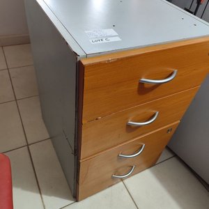 Lote siguiente: Mueble Archivador con 4 Cajones