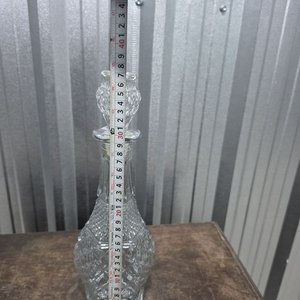 Decantador de Vidrio Transparente con Tapa Labrada - imagen 5