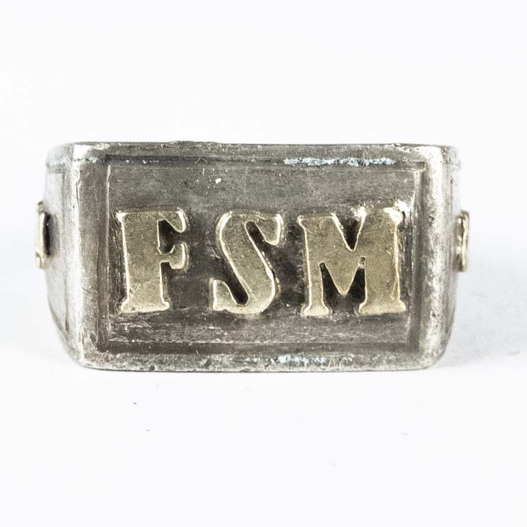 Anillo de plata con iniciales FSM - Detalles en español