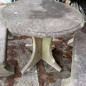Juego de Jardín de Concreto: Mesa Redonda y Dos Bancos - imagen 4