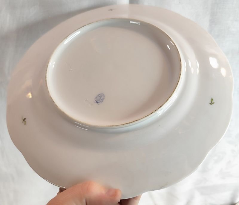 Platos de porcelana HEREND #527 húngaros floreados en excelente estado - imagen 4