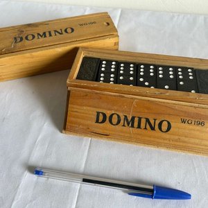 Juego de Dominó Clásico en Caja de Madera - imagen 3