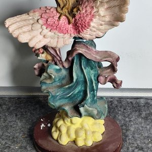 Figura de Ángel en Resina con Base de Madera - imagen 4