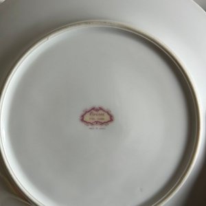 Juego de 6 Platos de Porcelana con Flores y Borde Dorado - imagen 5