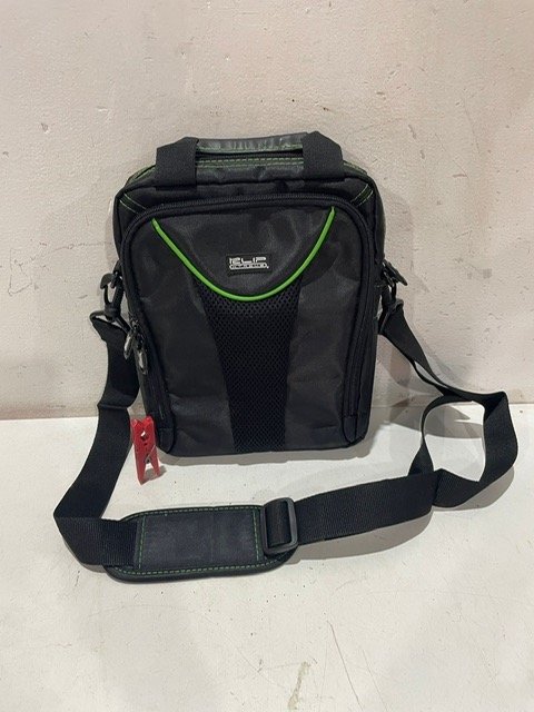 Lote siguiente: Morral sin uso en excelente condición