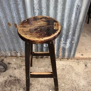 Lote anterior: Taburete Alto Rústico de Madera