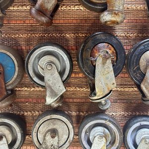 Lote de 10 Ruedas Giratorias Metálicas y de Goma - imagen 2