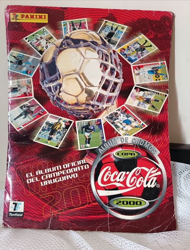 Lote siguiente: Álbum Oficial Panini Copa Coca-Cola Campeonato Uruguayo 2000 - Coleccionable Fútbol Antiguo