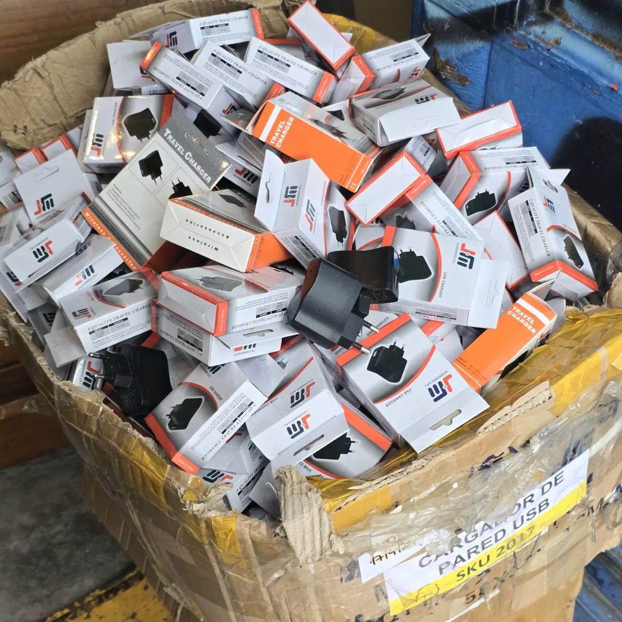 Lote siguiente: Cargadores USB en lotes de 300