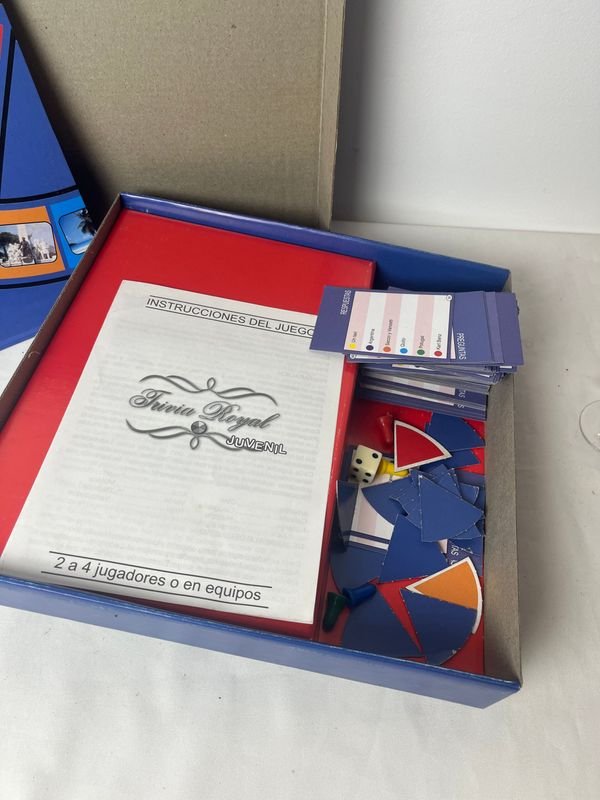 Juego de Trivial en una caja azul - imagen 5