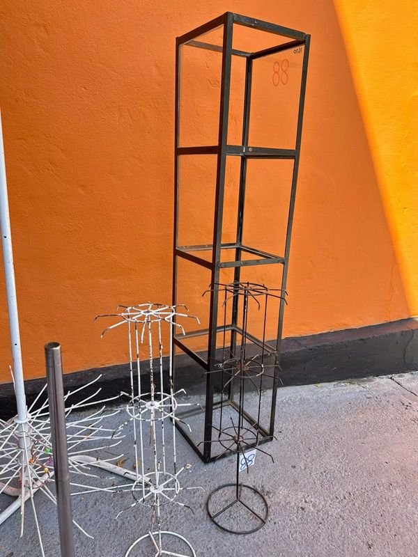 Percheros y Minipercheros de Metal para Guardar Ropa - imagen 2