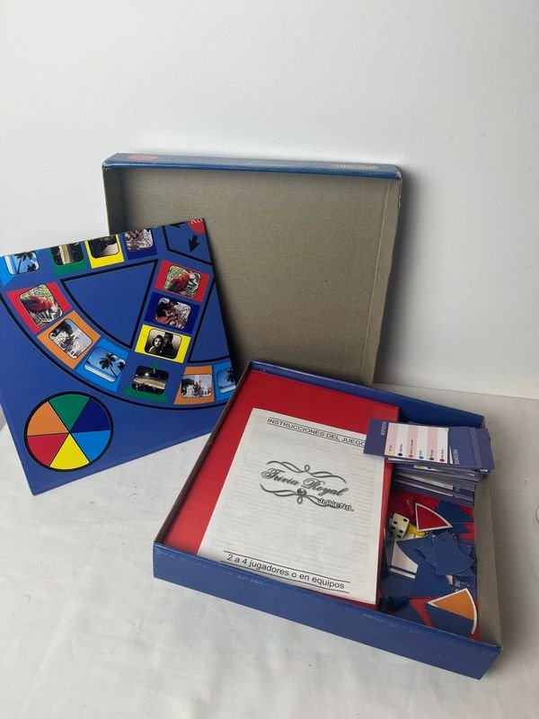 Juego de Trivial en una caja azul - imagen 3