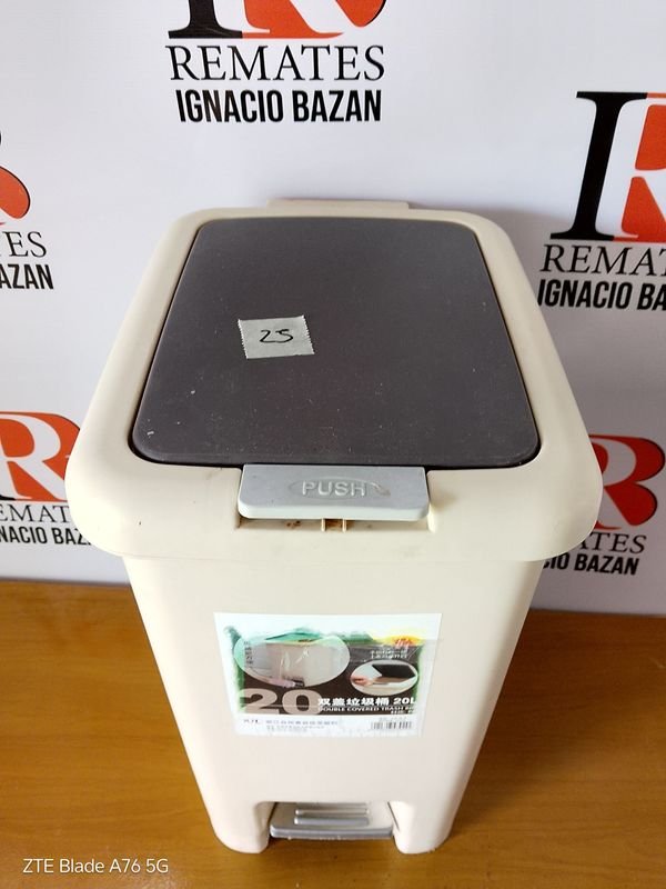 Papelera de Residuos con Lámpara