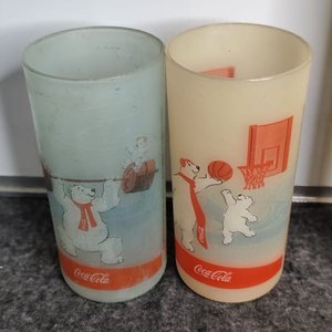 Lote siguiente: Dos Vasos Plástico Coca-Cola con Osos Polares