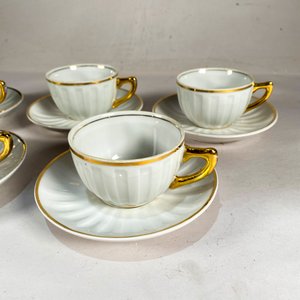 Juego de 5 Tazas y Platos de Loza Blanca con Asa y Guarda Dorada - imagen 2