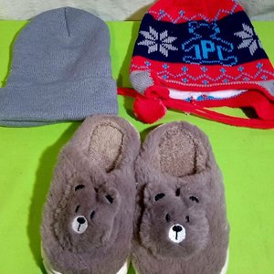 Lote anterior: Pantuflas de oso talle 28-29 y gorros infantiles