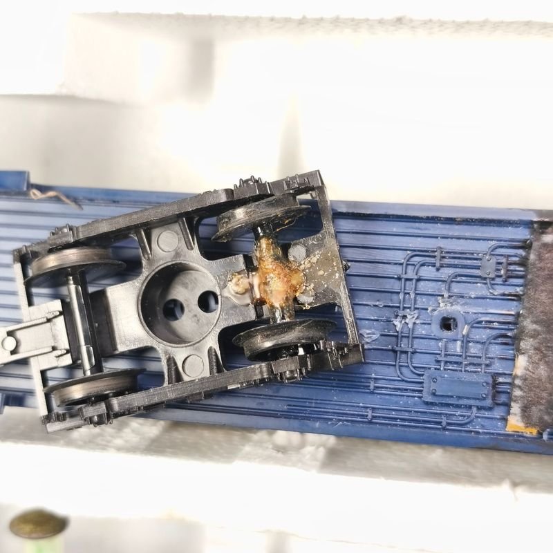 Colección de trenes modelo en HO escala con detalles y características - imagen 19