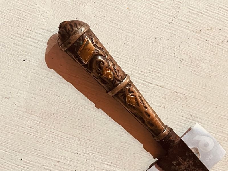 Cuchillo Verijero Cabo Plata Y Oro - Joya de Corte con Diseño Ornativo - imagen 3