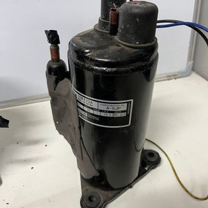 2 Motores de Refrigeración y Llave Térmica Mitsubishi 300A - imagen 3