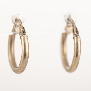 Lote siguiente: Par de Aros Argolla de Oro 18k - 1.3 cm