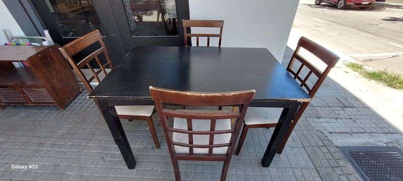 Juego de comedor moderno en buen estado - imagen 4
