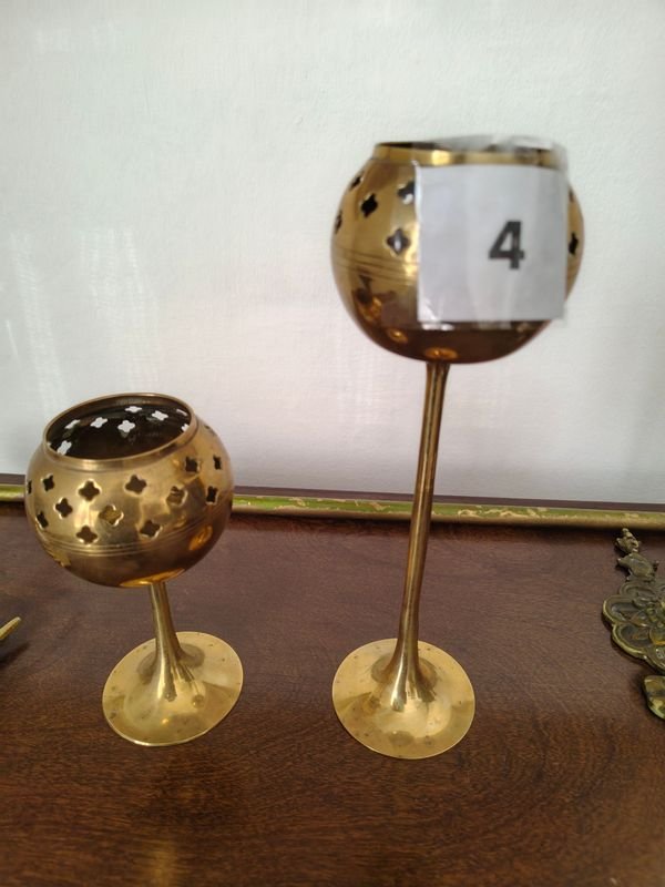 Par de Portavelas de Bronce Estilo "Copas" - imagen 1