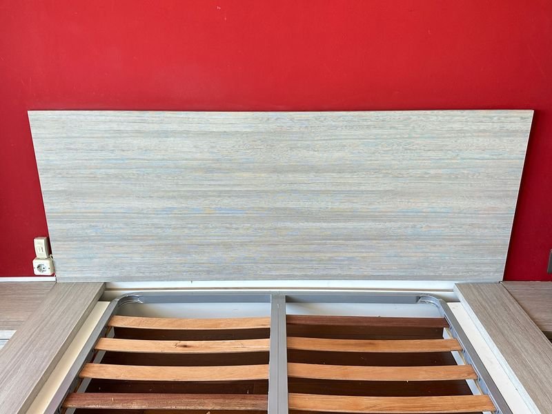 Cama de 2 plazas con respaldo y mesitas incorporadas - imagen 4