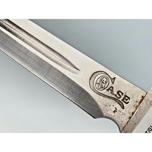Cuchillo de colección Case con cabo de madera y hoja de metal - imagen 4