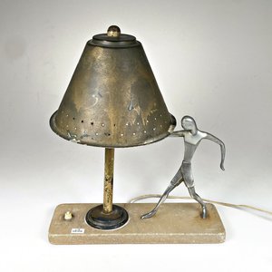 Lote siguiente: Lámpara de Mesa Art Decó con Figura Humana y Base de Mármol