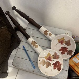 Lote anterior: Cucharra y Espumadera de Porcelana con Diseño de Hojas