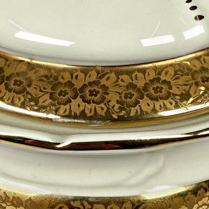 Bombonera de Porcelana Bavaria con Tapa y Detalles Dorados - imagen 3