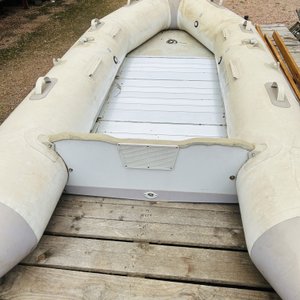 Lote #092 – Bote inflable ZRAY-TM – no cuenta con documentación – 358x160x45cm - imagen 5