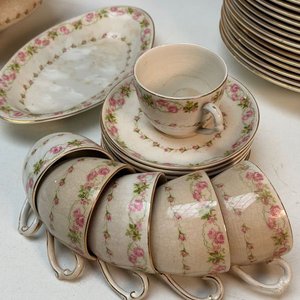 Juego de Vajilla Inglesa de Loza con Diseño Floral Rosa - imagen 8