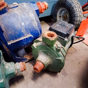 3 Bombas de Agua Usadas Saer: 2 de 0.5 HP y 1 de 3 HP Trifásica - imagen 3