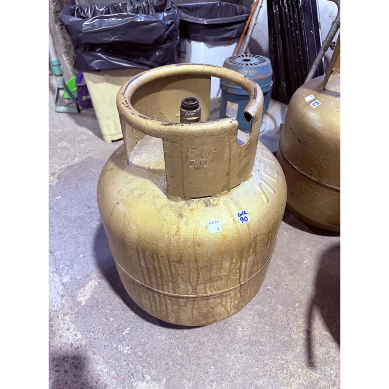 Lote anterior: Garrafa de metal amarillo de 13 kg.