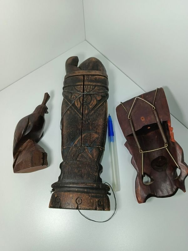 Figuras en madera dura talladas a mano con detalle y función - imagen 3