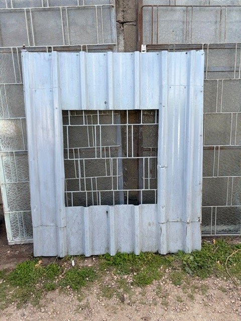 Puerta de Chapa y Hierro con Reja