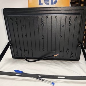 Foco LED Eléctrico para Exterior 400W, Nuevo en Caja - imagen 3