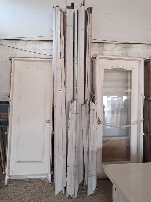 Lote anterior: Tapajuntas molduradas de pino antiguo