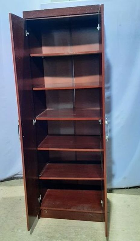 Placard de MDF con dos puertas y estantes - imagen 2
