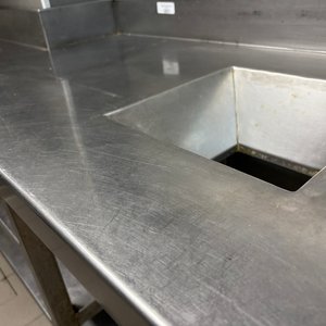 Mesada de Acero Inoxidable con Doble Estante y Perforación - imagen 4