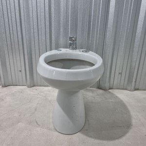 Lote anterior: Bidet de Cerámica Blanco con Grifería