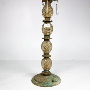 Lámpara de Mesa Antigua de Metal y Vidrio Tallado - imagen 4