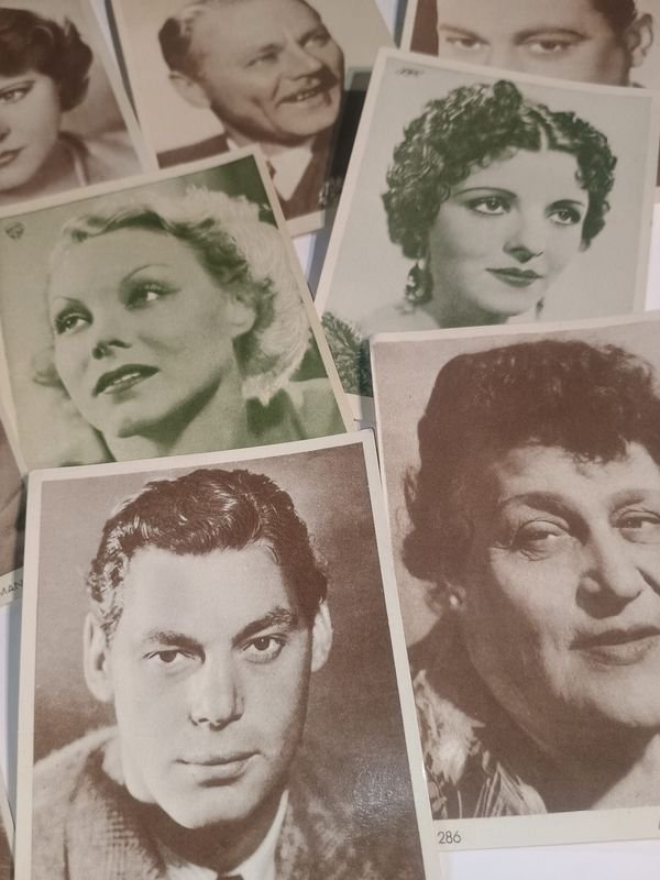 Colección de postales antiguas con actores y actrices de época - imagen 4